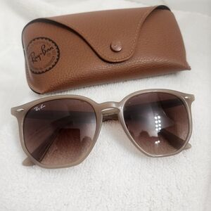 Ray-Ban Brown Sunglasses with Case
